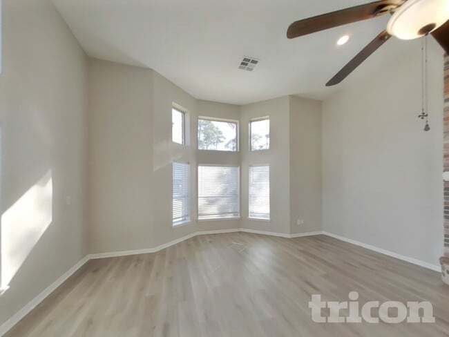 5711 Kiowa Timbers Dr, Humble, TX 77346 - photo 2