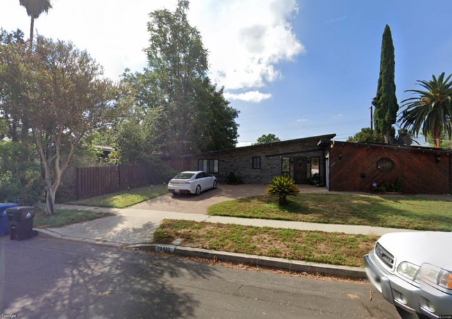 19410 Blythe St, Reseda, CA 91335 - photo 7