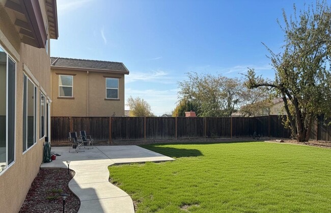 5608 Monaghan Way, Antioch, CA 94531 - photo 4