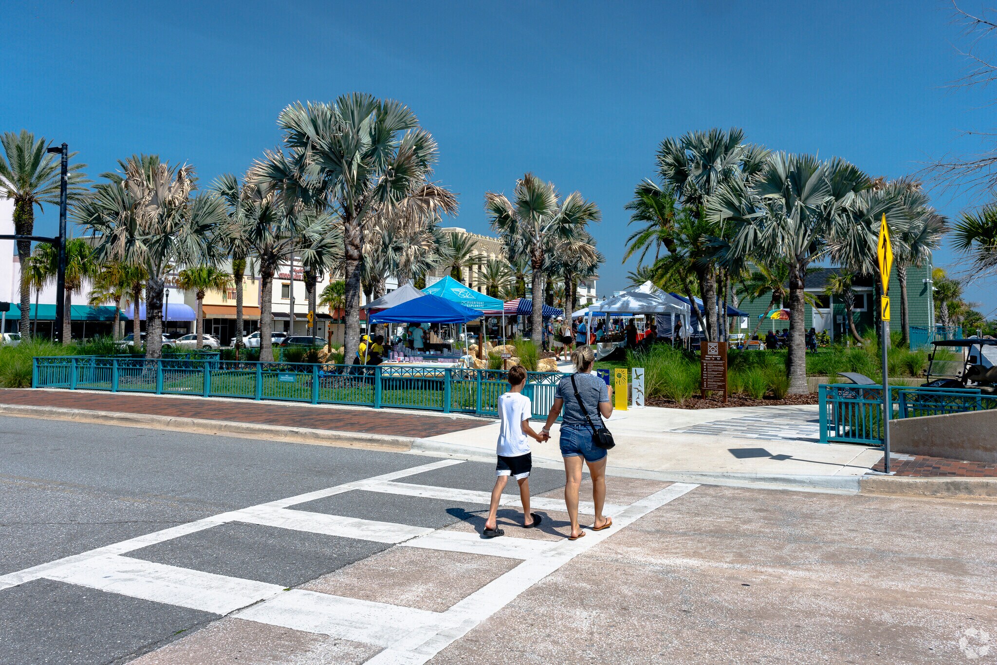 Stroll along the waters edge at Riverfront Esplanade in Country Club Harbor.