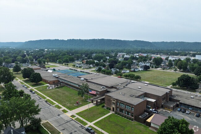 Lincoln Secondary School is part of the Lake City Public School District.
