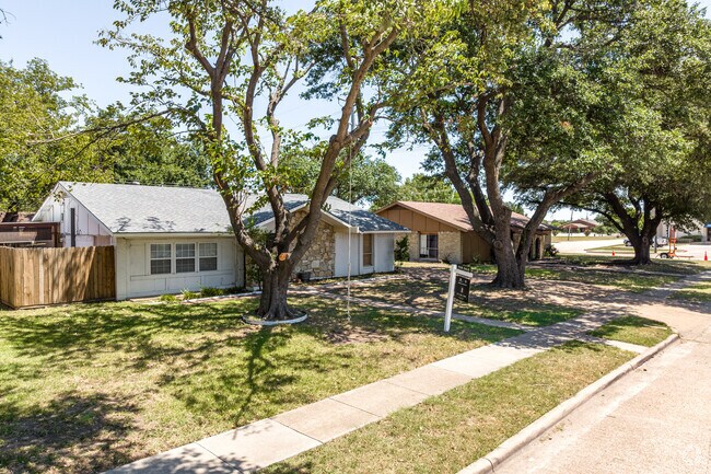 Mid-century homes are most commonly found in the Mark Twain neighborhood.