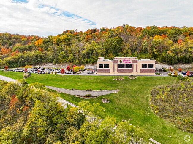 The Planet Fitness close to Taylor Mill is located on Viewpoint Drive.