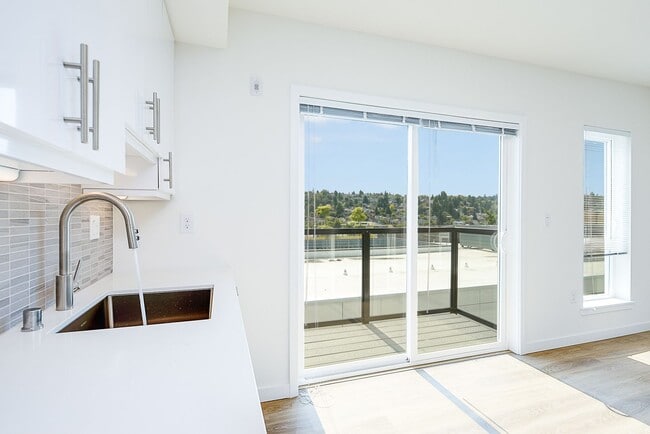 Portal Apartments, Seattle, WA 98103 - photo 2