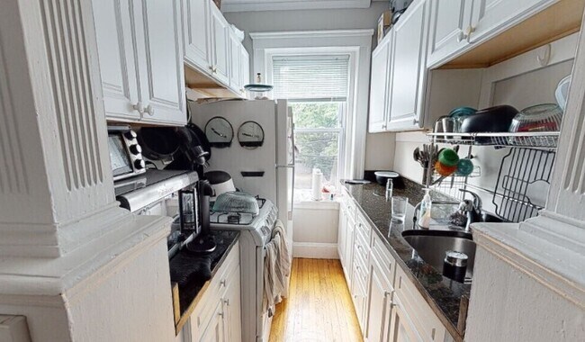 11 Gray St unit 5, Cambridge, MA 02138 - photo 5