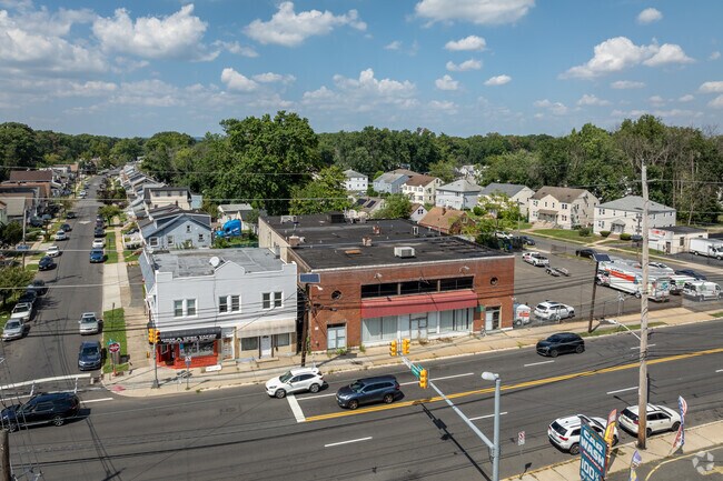 Bookish kids love the learning environment at Shim Academy of Montessori, Roselle, NJ.