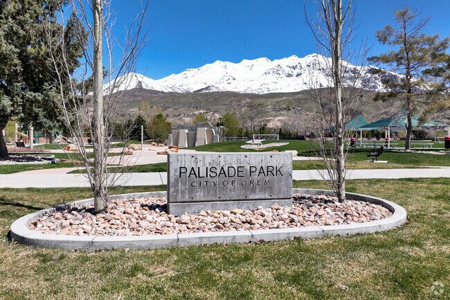 Welcome to Palisades Park located near the Orchard South neighborhood.