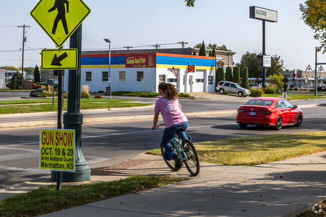 Goodnow Park is a very bikeable and walkable area to live.
