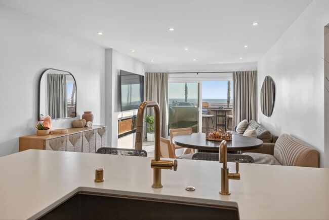 218 E Surfside Dr unit 218 E Surfside, Port Hueneme, CA 93041 - photo 6