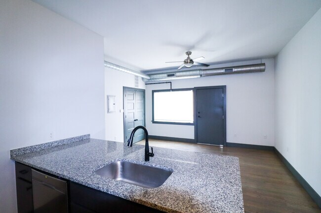 2616 Short Vine St unit 3, Cincinnati, OH 45219 - photo 7