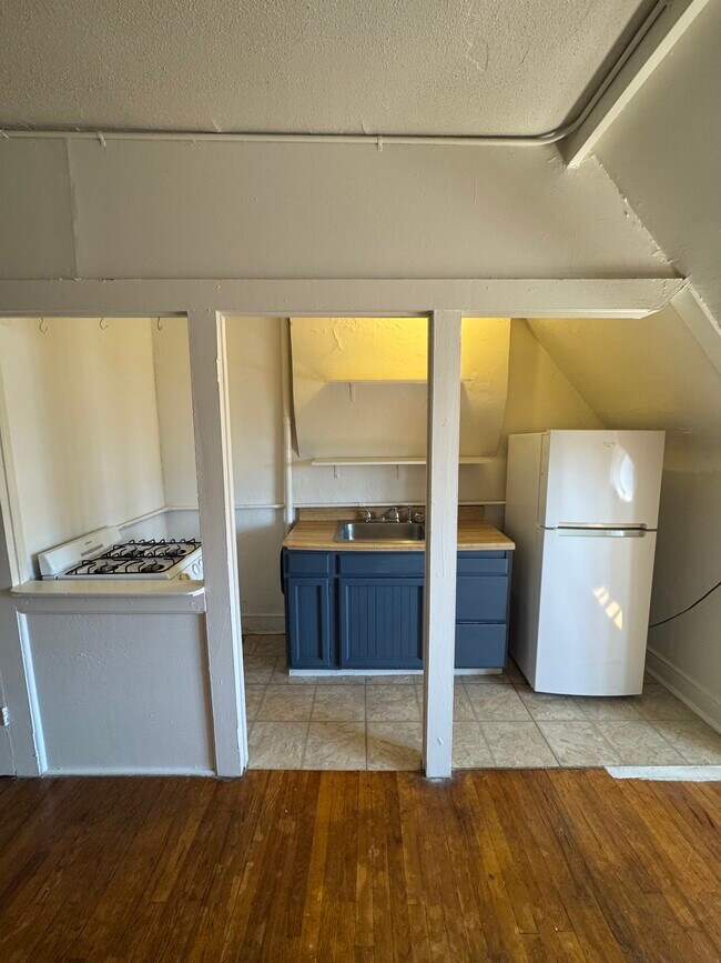 1018 N Calvert St, Baltimore, MD 21202 - photo 7