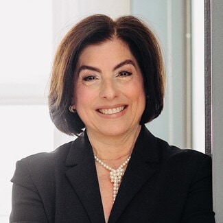 Lora Kazanjian
