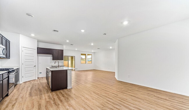 8650 W Soaptree Yucca Place, Marana, AZ 85653 - photo 5