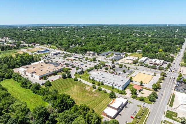 Benton is a one-square-mile residential neighborhood adjacent to Independence Square.