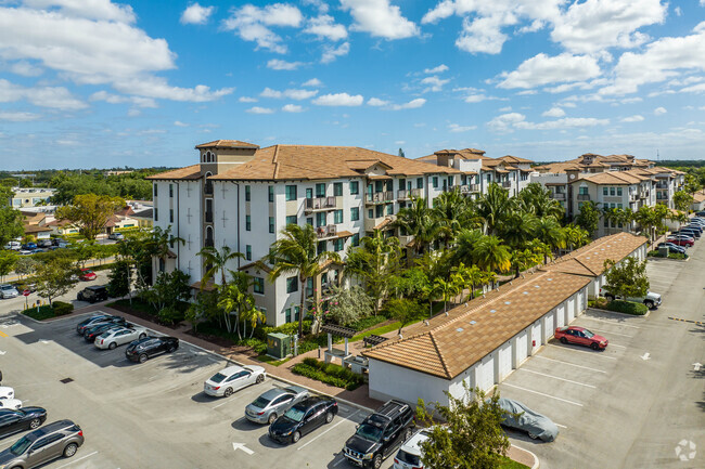 There are also a few condominium and apartment complexes in the Walnut Creek neighborhood.