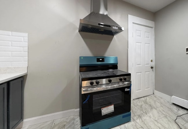 84 Chatham St unit 2, Worcester, MA 01609 - photo 5