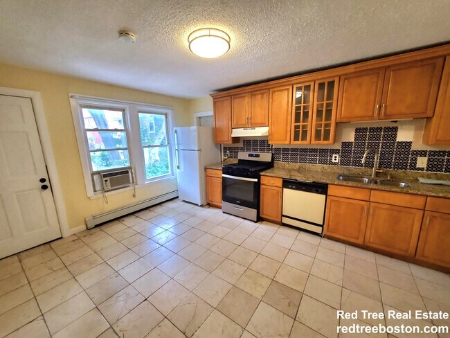 7 High St Place unit 2, Brookline, MA 02445 - photo 5