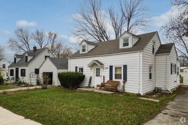 Lincolnshire has several housing styles including Cape Cod homes.