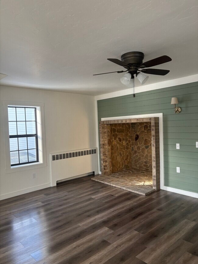 1216 Hamilton St unit 1216 Hamilton Street, Manitowoc, WI 54220 - photo 7