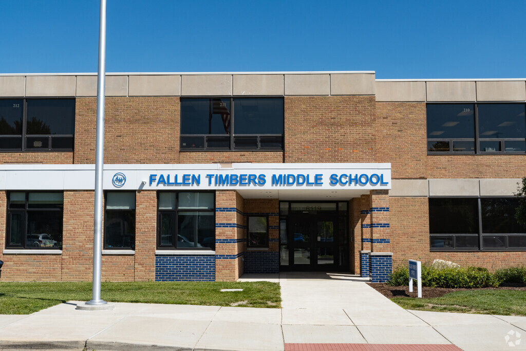 Fallen Timbers Middle School provides education in the neighborhood of 
Whitehouse