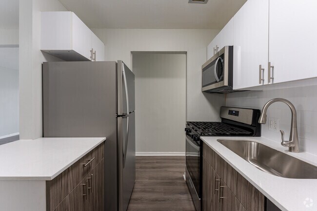 The Preserve at Woodfield, Rolling Meadows, IL 60008 - photo 4