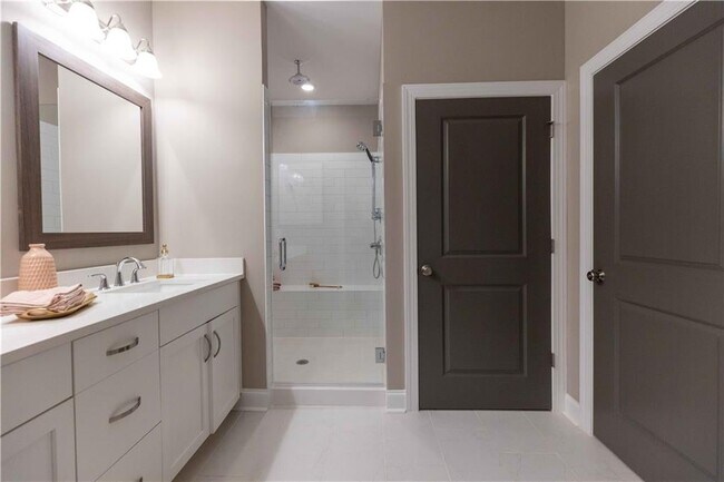 5154 Bandolino Ln unit 314, Peachtree Corners, GA 30092 - photo 2