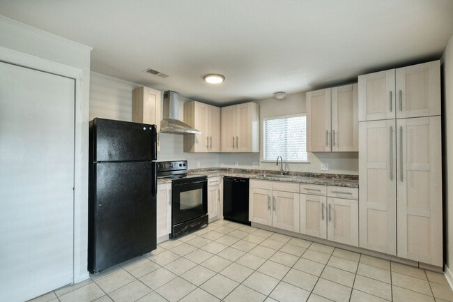 6407 Auburn Dr unit B, Austin, TX 78723 - photo 6