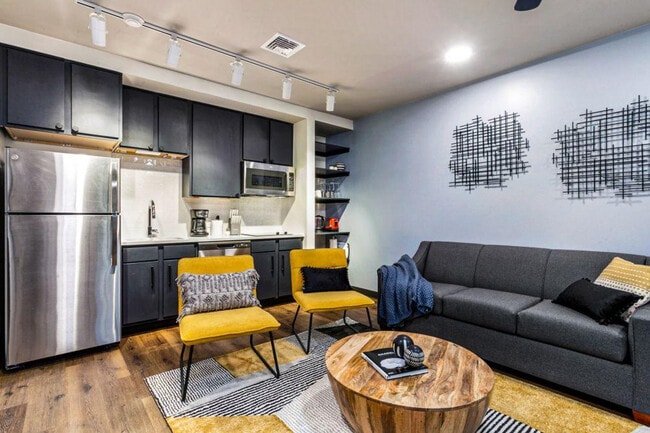 611 Commerce St unit ID1267086P, New Orleans, LA 70130 - photo 2