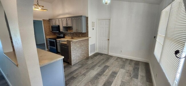 301 SW Whitmore Dr, Port Saint Lucie, FL 34984 - photo 3