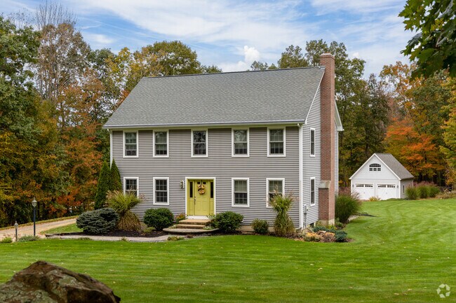 Classic Colonial homes are common in North Brookfield.