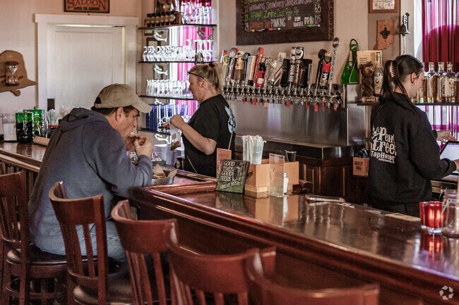 Pearl Street Taphouse in Jeffersonville is a popular spot to eat and have a drink.