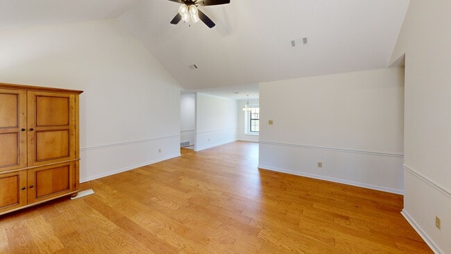 6337 Eastbrier Dr, Memphis, TN 38135 - photo 2