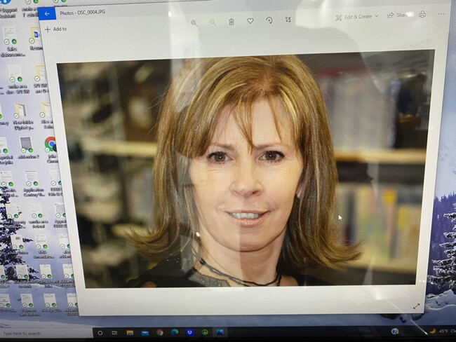 Agent Photo