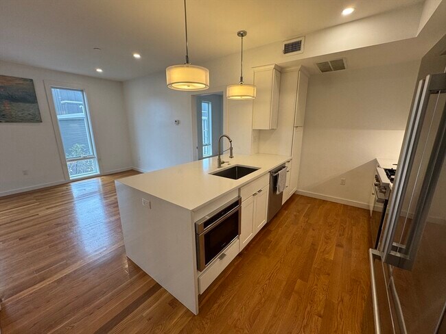 49 Rogers St unit 6, Boston, MA 02127 - photo 3