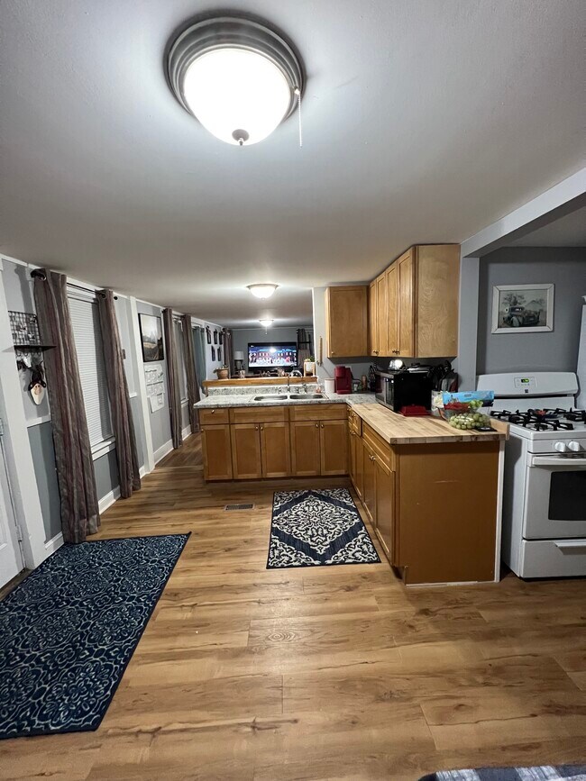 62 Pudding Hill Rd Unit A, Lyndonville, VT 05851