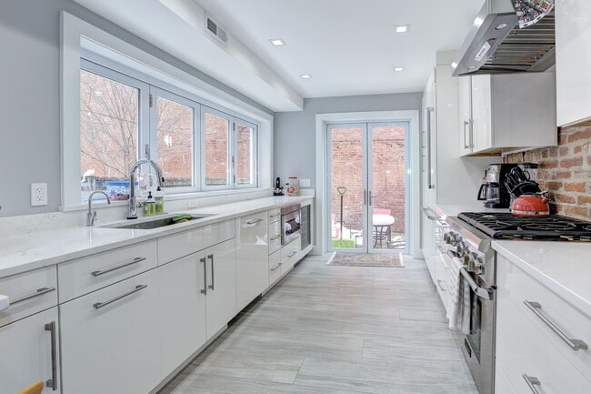 1745 11th St NW, Washington, DC 20001 - photo 2