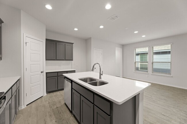 1620 Macadamia Ct unit 36502190, Aubrey, TX 76227 - photo 6