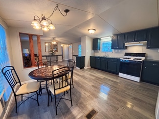 428 Timber Ridge Ln, Quincy, IL 62305