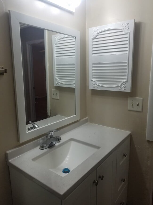 105 College Park Ct, Normal, IL 61761