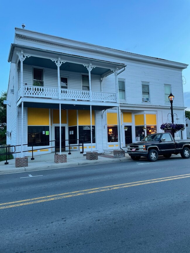 221 W King St unit 1, Strasburg, VA 22657 - photo 2