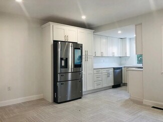 31 Middle St Unit A, Newton, MA 02458