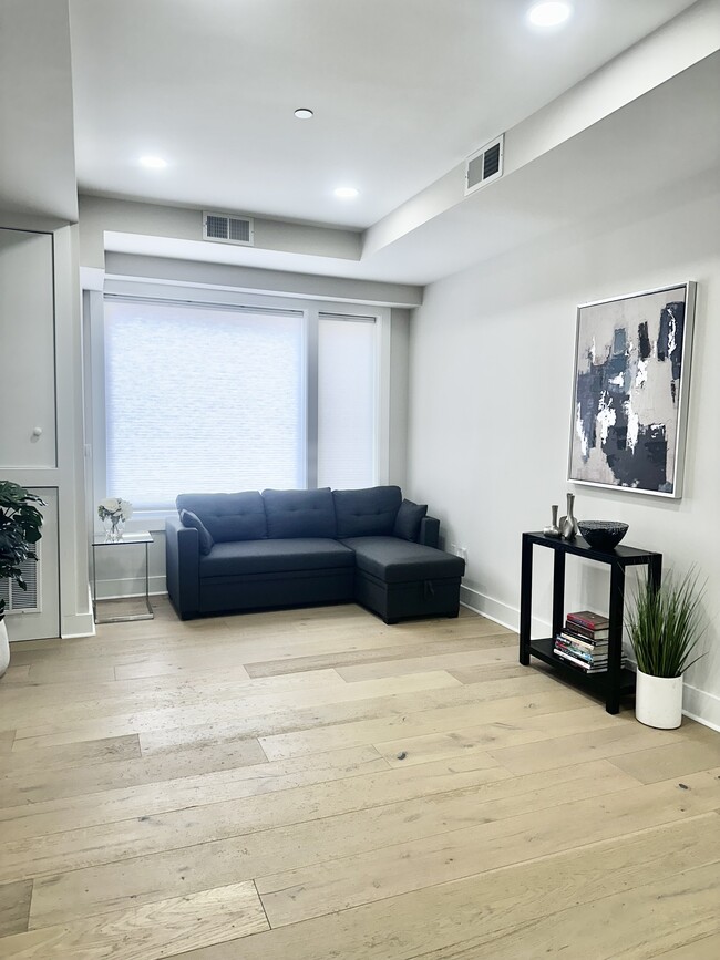 919 12th St NE, Washington, DC 20002