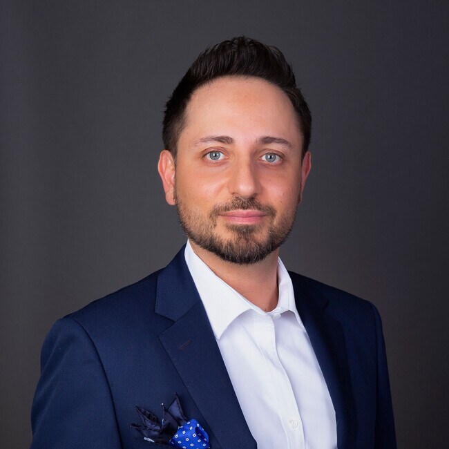 Agent Photo