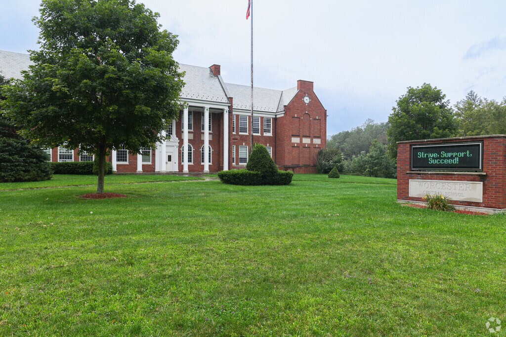 Worcester School is loved by residents for thier many ongoing summer programs.