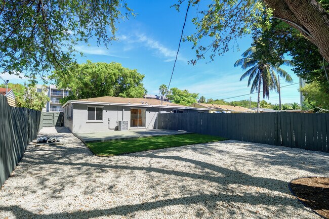 Private Yard!