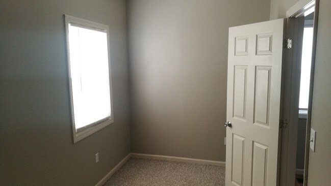 167 Merrimack St unit 1, Manchester, NH 03103 - photo 6