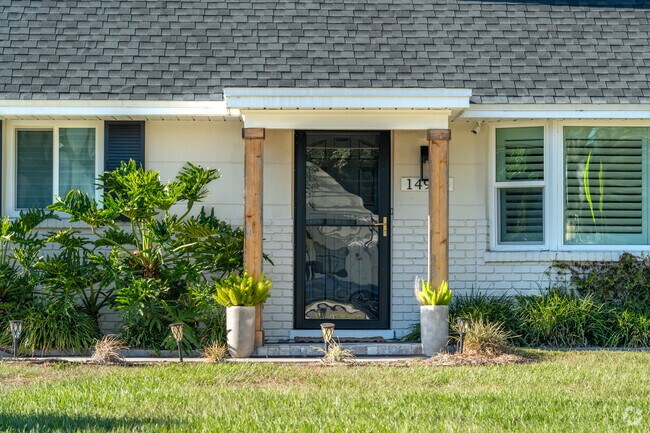 Close-up of the facade of a suburban home in South Highpoint.