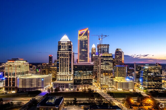 Eagle Lake residents only have a 20 minute drive into Uptown Charlotte.