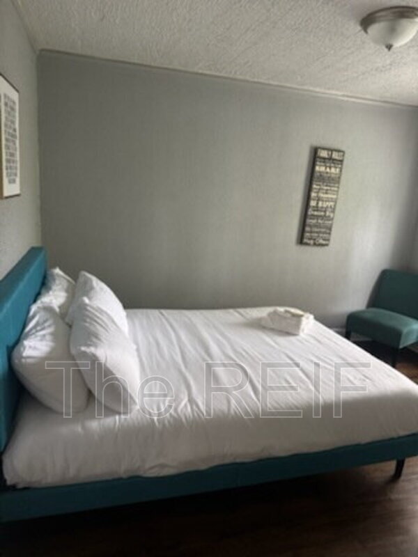 4400 Buckingham Ave unit Upper Unit, Detroit, MI 48224 - photo 6