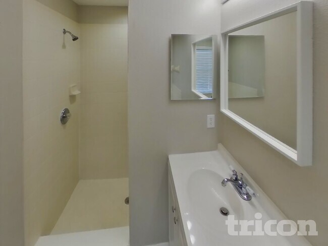 8502 Deer Chase Dr, Riverview, FL 33578 - photo 7